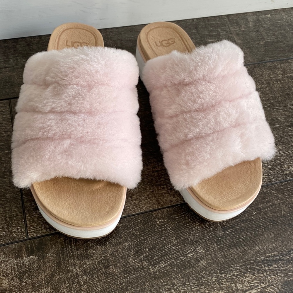 UGG Fluff Pink Slides